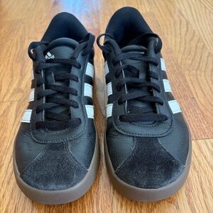 Adidas VL Court 3.0 Sneaker, Size 2, Black